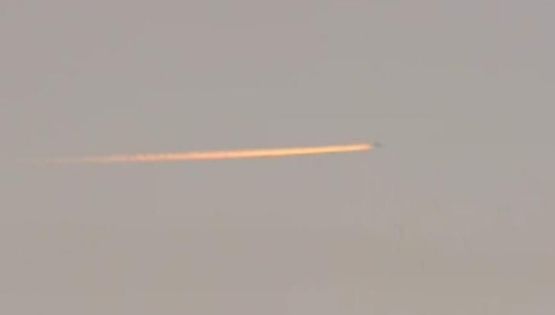 Video: Un extraño objeto cruzó el cielo de Necochea dejando una estela brillante