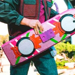 Ya podés comprarte el skate volador de Marty McFly