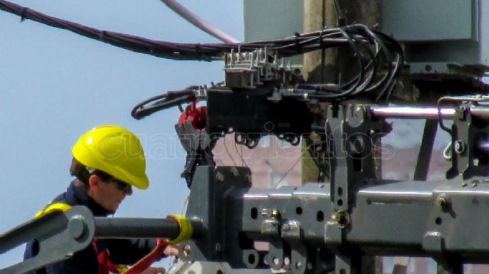 Sorpresivo corte de energía afectó a vecinos de la zona del barrio Empleados de Comercio