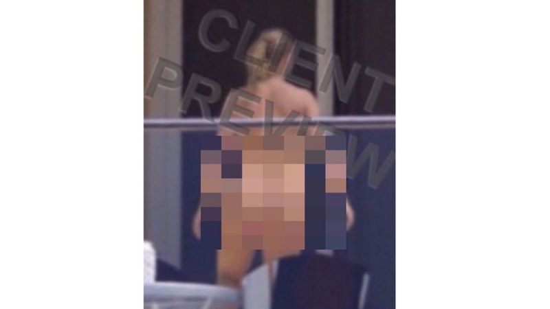 La cantante Sia, compartió una foto desnuda para evitar que la vendan por internet