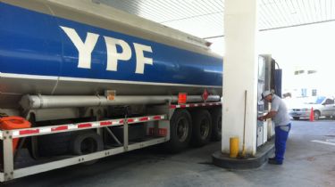 YPF admitió la escasez de gasoil y aumentó su oferta