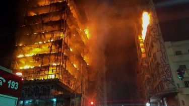 Video: Al menos un muerto tras un incendio y derrumbe de un edificio de 26 pisos en San Pablo