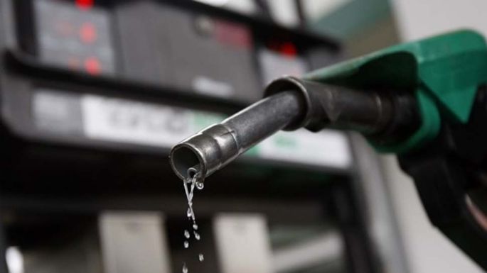 Combustibles: El Gobierno acordó una suba mensual del 4% hasta agosto