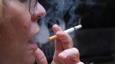Muere una mujer cada 3 horas por causas relacionadas al tabaco