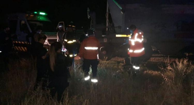 Bahía Blanca: Un hombre intentó frenar un tren con su fuerza y terminó herido