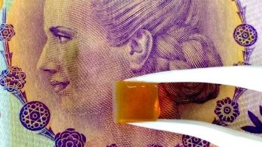 Logran detectar cocaína en billetes argentinos mediante un novedoso método científico
