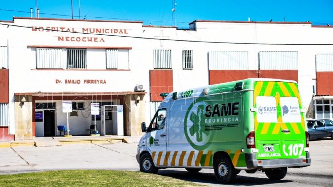 Un policía terminó herido al chocar contra una camioneta cuando perseguía a dos motociclistas