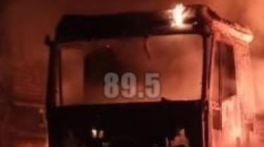 Incendio de dos camiones conmocionó Lobería