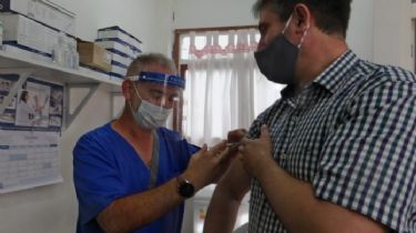 Diagnosticaron positivo de Coronavirus al intendente de Miramar 10 días después de aplicarse la vacuna