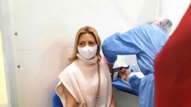 Fabiola Yañez, embarazada, recibió la primera dosis contra el Coronavirus