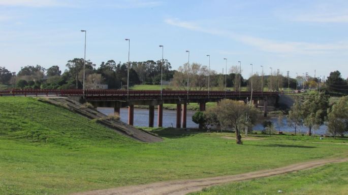 El hombre que se tiró del Puente Dardo Rocha sería un anciano de Tres Arroyos