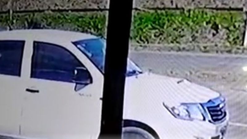Estremecedor video: Un niño es atropellado por una camioneta mientras jugaba en la calle y sobrevive