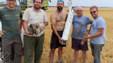 Video: Estaban cosechando en Lobería y encontraron los restos de un cohete espacial