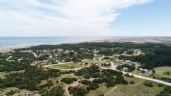 Foto ilustrativa de la nota titulada San Cayetano subasta un terreno de 3000 m2 en su balneario para construir un hotel