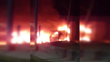 Se incendió una camioneta en Quequén