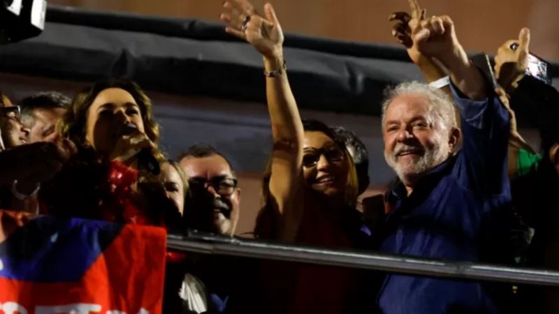Lula da Silva es el nuevo presidente de Brasil: "Nuestro compromiso es terminar con el hambre otra vez"