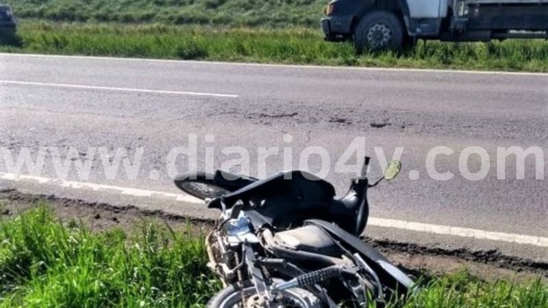 Ruta 228: Motociclistas heridos tras un choque por alcance contra un camión