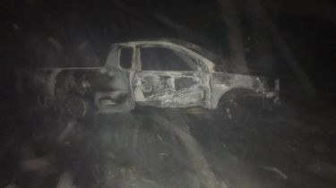 Doble incendio en la Ruta 86: Se quemaron montes y una camioneta