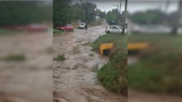 Reclamos por el mal estado de las calles en Quequén: “Acá está el río artificial para el señor intendente”