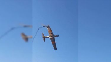 Video: Cuatro heridos tras el choque de una aeronave contra una antena en un evento de vuelo en Bragado