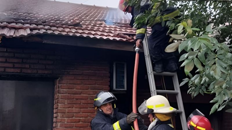 Una mujer sufrió graves quemaduras por un incendio en su vivienda