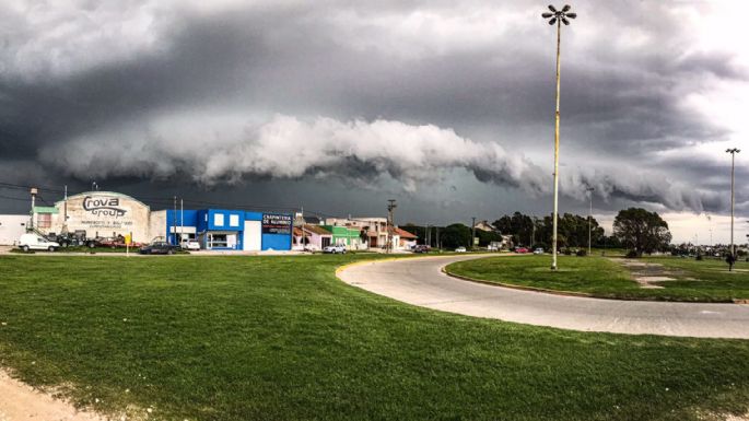 Necochea bajo alerta naranja por tormentas “severas” y lluvias que podrían superar los 100 milímetros