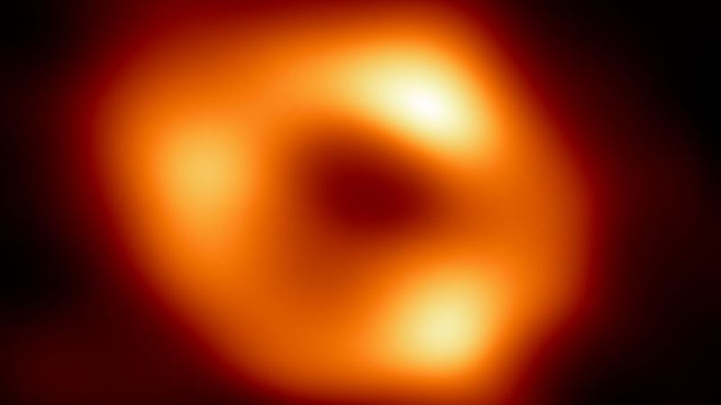 Lograron captar la primera imagen del agujero negro supermasivo en el centro de nuestra galaxia