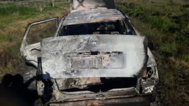 Robaron y quemaron un auto en Quequén