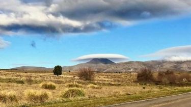 La curiosa nube que cubrió al cerro Tres Picos en Tornquist