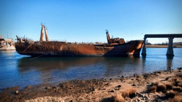 Puerto Quequén recibió la cesión del ex buque Ribera Gallega para su desguace