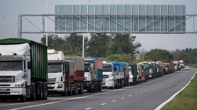 Restringen la circulación de camiones en 30 rutas nacionales este fin de semana