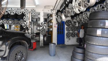 Falta de neumáticos: El Gobierno advirtió que liberará la importación de neumáticos no cede el conflicto