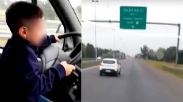 Indignante: un padre obligó a su hijo a manejar su camioneta en una autopista