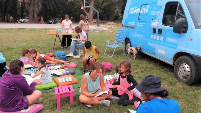 El Bibliomóvil sigue su recorrido en Necochea y viaja a San Cayetano