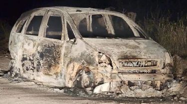 Encontraron un auto incendiado en el camino a Balneario Los Ángeles