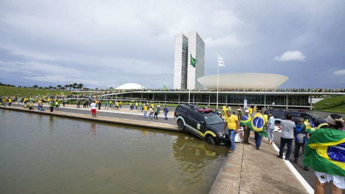 Alerta en Brasil: Bolsonaristas tomaron el Congreso y la Presidencia para exigir un golpe de Estado