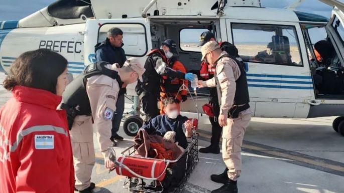 Emergencia en el mar: Prefectura evacuó a un marinero necochense