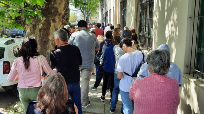 En Necochea ya votó el 40% del padrón, con demoras, largas colas, quejas y algunos incidentes