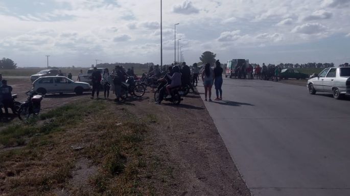 Terrible accidente durante picada: Dos motos chocaron de frente en la entrada de Quequén