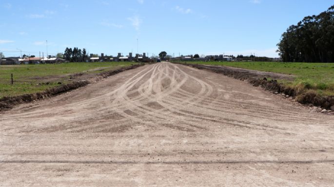 San Cayetano pavimenta una nueva calle