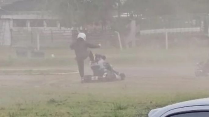 Video: Piloto de karting golpeó hasta desmayar a otro competidor y terminó preso en Batán