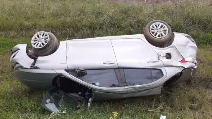 Un remisero volcó en un camino rural de Tandil y se encuentra con pronóstico reservado