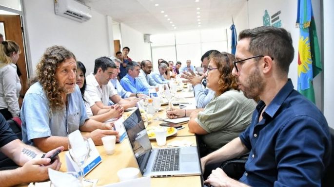 Axel Kicillof convocó a los estatales para negociar paritarias