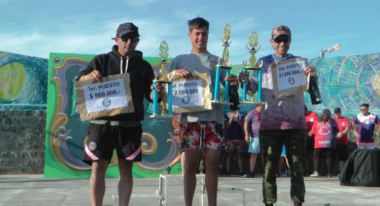 Campeón: Un joven pescador necochense se llevó un millonario premio en el Club de Pesca de Tres Arroyos