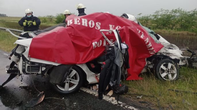 Trágico accidente en la Ruta 226: Combi con estudiantes chocó contra un auto y murieron dos personas