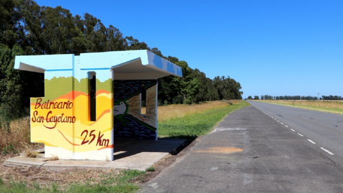 San Cayetano intervino artísticamente garitas en sus rutas