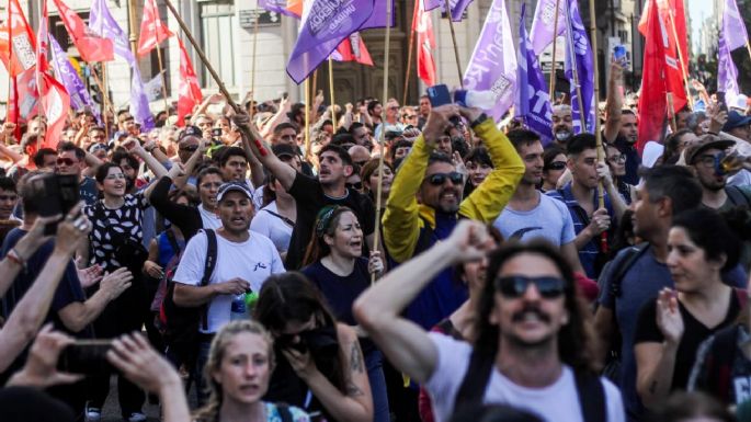 "Milei, basura, vos sos la dictadura": Lo que dejó la primera manifestación contra el ajuste y la represión