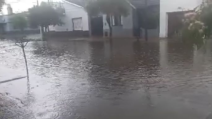 Fuerte granizada en Necochea: Anegamientos y algunos destrozos