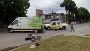 Motociclista herido tras chocar contra una camioneta