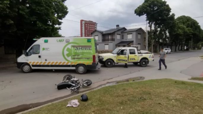 Motociclista herido tras chocar contra una camioneta